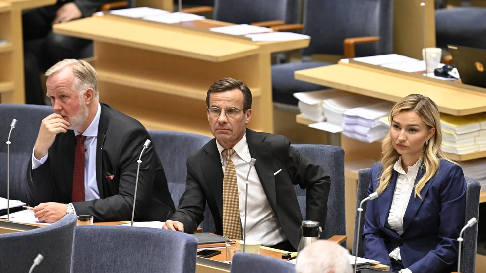Johan Pehrson, Ulf Kristersson och Ebba Busch tiger still om var deras röda linjer mot SD går, om de ens existerar.