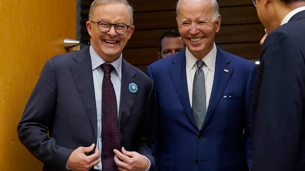 Australiens nytillträdda premiärminister, socialdemokraten Anthony Albanese, träffar USA:s president Joe Biden under ett besök i Tokyo, Japan, den 24 maj.