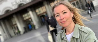 Sara Dahlin skriver poesi – om hockey: ”Jag som är uppvuxen i en utpräglad hockeystad kan absolut identifiera mig med ett utanförskap”