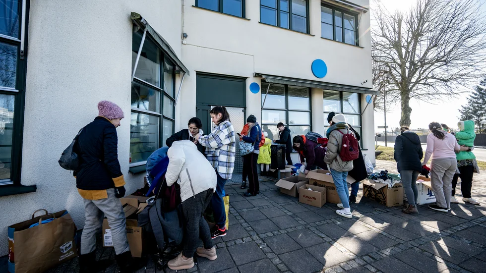 10|000 kronor i engångsbelopp per tillfälligt boende är statens ersättning till kommunerna. Bilden togs i mars, vid Migrationsverkets boende på Jägersro i Malmö.