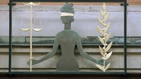 Fru Justitia. Makten har till uppgift att skipa rättvisa i de fall som kommer framför den.Foto: Jack Mikrut/Scanpix