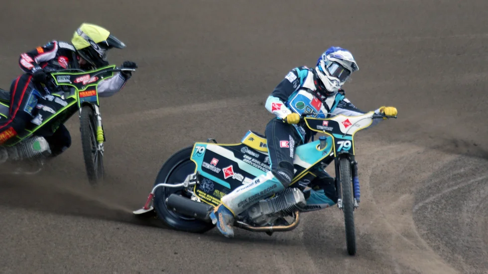 Noel Wahlqvist har troligtvis ådragit sig ett benbrott på handleden och kommer med största sannolikhet att missa Vargarnas derby hemma mot Griparna på onsdag.