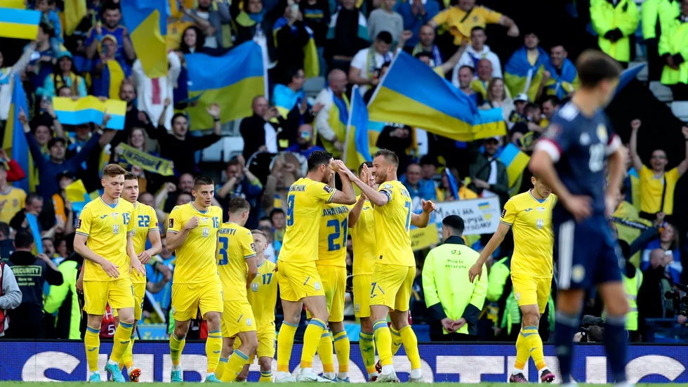 Ukraina vann playoffsemifinalen mot Skottland med 3–1 och är nu en match från fotbolls-VM i Qatar.