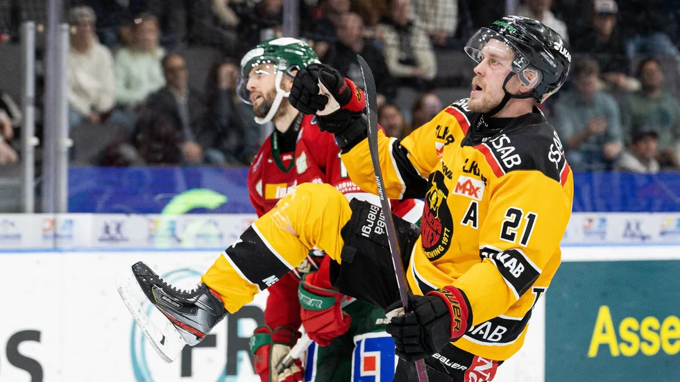 220417 Luleås Juhani Tyrväinen jublar efter 2-4 under semifinal två i SHL mellan Frölunda och Luleå den 17 april 2022 i Göteborg . 
Foto: Michael Erichsen / BILDBYRÅN / COP 89 / MI0272