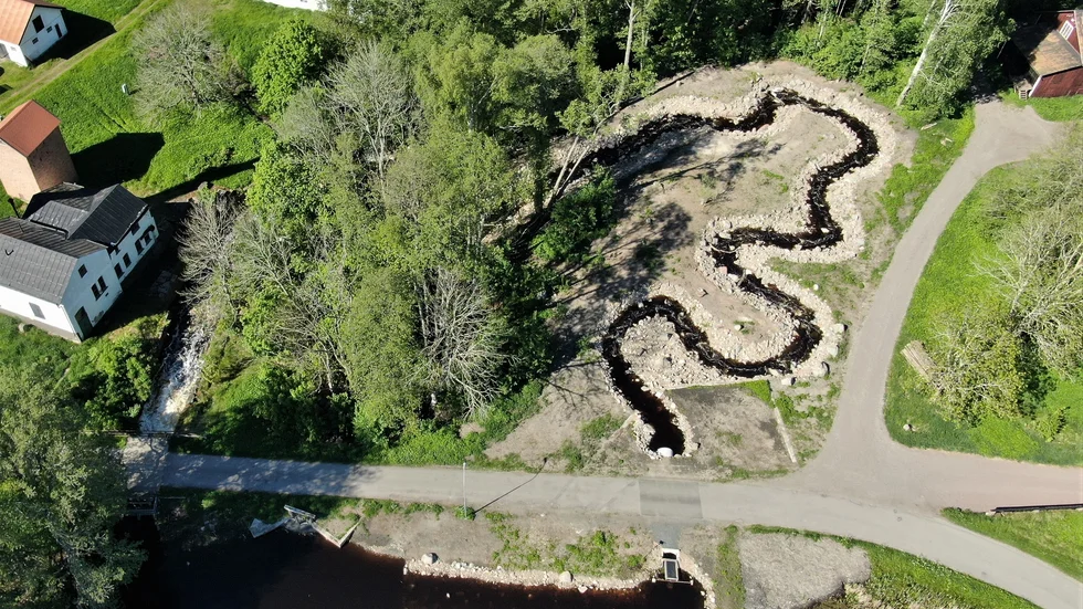 Omlöpet för fiskvandring vid Nerhammaren, Hargs bruk, visar hur det går att både ta miljöhänsyn och bevara vattenkraft.