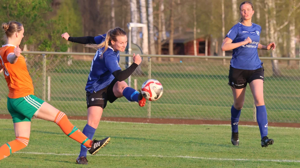 Kajsa Gunnarsson för Frödinge i derbyt mot Hultsfred.