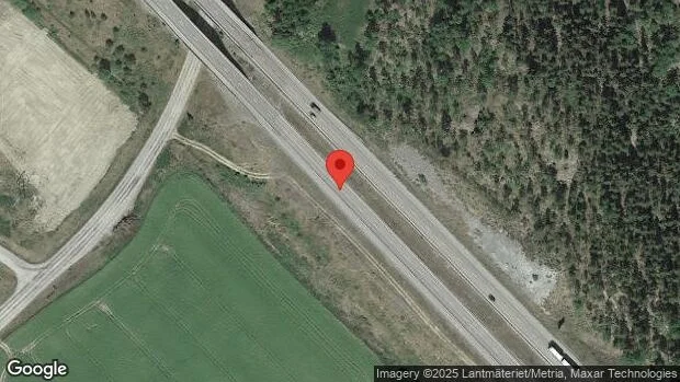 Stillastående lastbil skapar problem i trafiken på E20