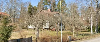 Huset på Celsings Allé 2 i Hälleforsnäs har sålts två gånger på kort tid