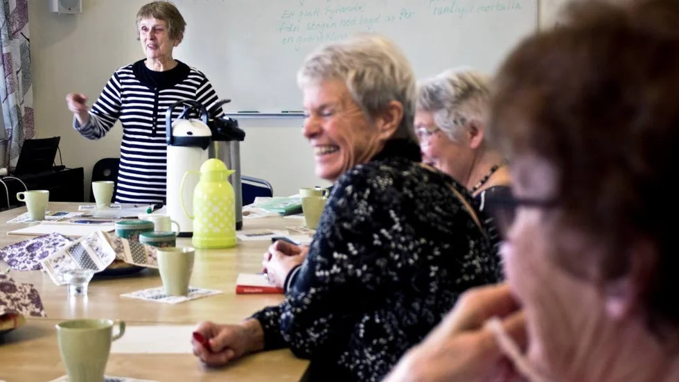 Gunilla Kälvesten gav en lektion i haiku. Hon höll också i en rimlek.
