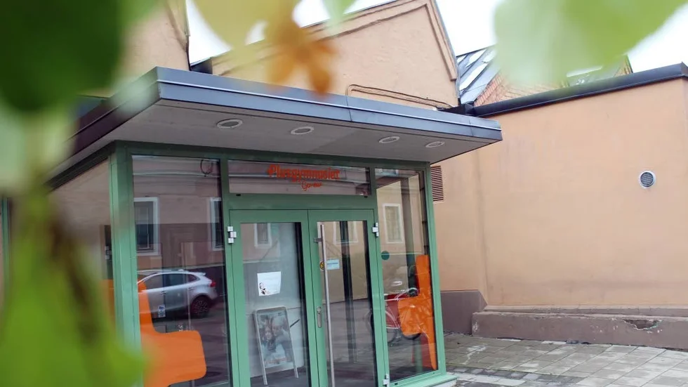 Inställt. Plusgymnasiets Vård- och omsorgsprogram har två olika yrkesutgångar–psykiatri och akutsjukvård. På grund av lågt intresse ställdes psykiatrikursen in. "Jag känner mig lurad", säger en elev.