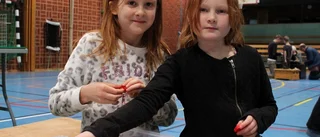 Här går barnen loss på 120 kilo lego
