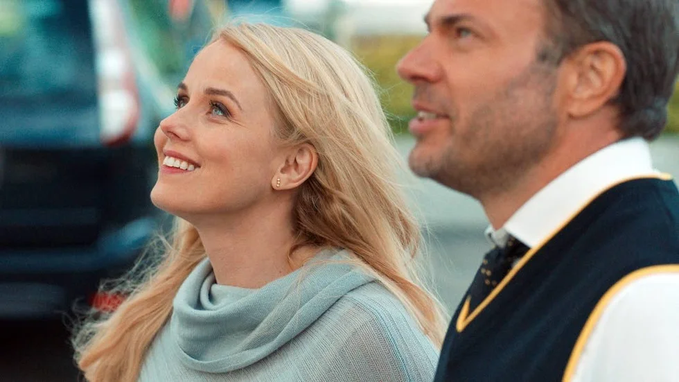 Helena af Sandeberg och David Hellenius spelar ett ex-par som möts igen i ”Lyckligare kan ingen vara”.