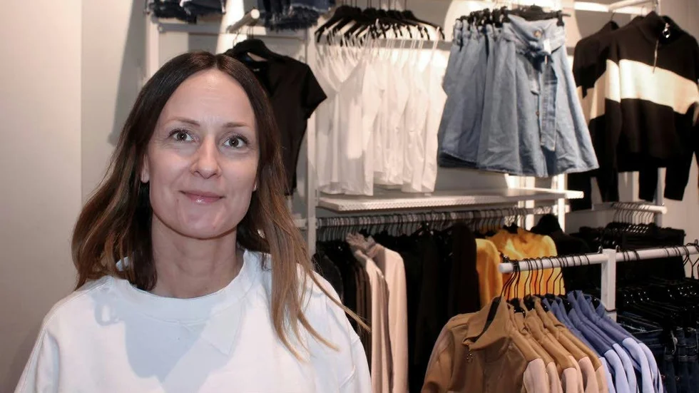 Linda Nerdrum, chef för Bikboks butik på Tanneforsgatan, uppger att klädkedjan kommer att fortsätta satsningen i Linköping.