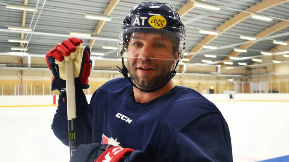 Debut i Europa. Joe Whitney, en av sex translanter i LHC,  kommer att göra sin första säsong i en liga utanför Nordamerika.