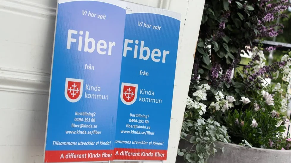 För att lösa problematiken vad gäller utbyggnaden av bredband på Kindas landsbygd öppnar kommunen för samarbete med andra aktörer.