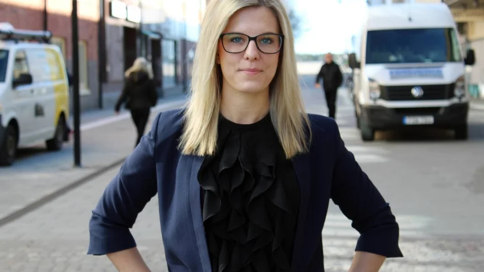 Lön för mödan. Christin Wahlman är ny franchisetagare på Svensk fastighetsförmedling i Västservik.  "Jobbet är fantastiskt roligt. Men man måste vara beredd att arbeta mycket", säger hon.