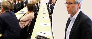Protest mot höjda arvoden