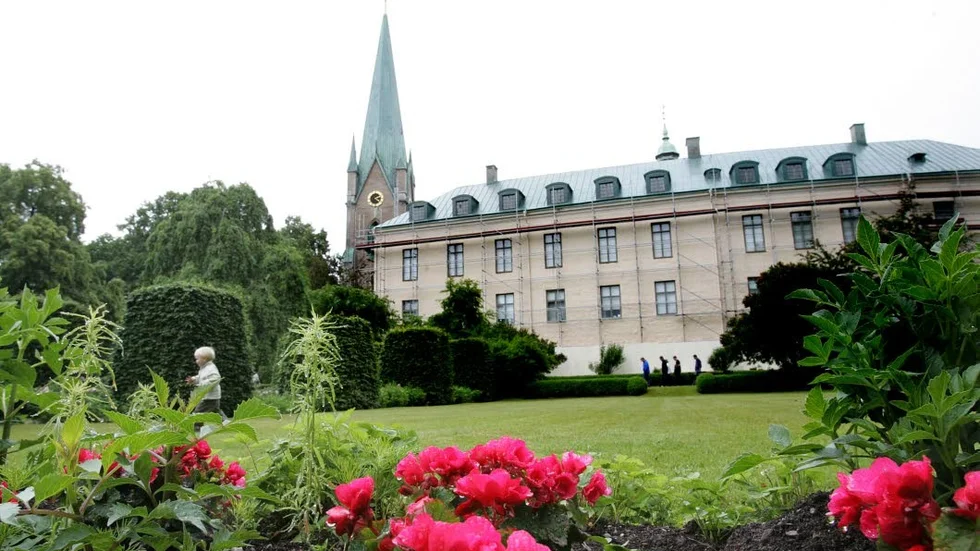 Slottsträdgården. En njutbar plats i centrala Linköping, men inte tillgänglig för allmänheten.
