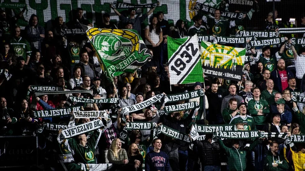 Publikfest. Färjestad har lyckats locka storpublik till Löfbergs arena. ”Vi reser Nordamerika runt varje år och hämtar in influenser. Så här jobbas det där och i många stora fotbollsklubbar. Det bygger på kunskap och inte på antaganden”, säger eventchefen Johan Kemi.