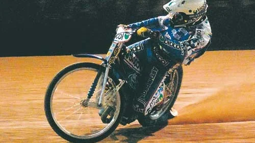 Gollob goin for gold! Västervik är klara för guldfinal mot Dackarna från Målilla i nästa vecka efter oavgjort i den andra semi-finalen i speedway i Vetlanda på torsdagskvällen.