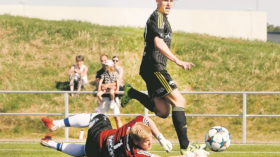 Bortamatch mot seriens bästa lag. Då får Vimmerby klara sig utan mittfältaren Oskar Stejdahl, som är sjuk.