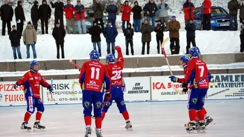 Tjust får jubla över allsvensk plats? Laget misslyckades i kvalet tidigare i vintras, men kan nu få en andra chans att spela i allsvenskan kommande säsong sedan Kålland aviserat att man funderar på att dra sig ur. Foto: Janne Strömsten