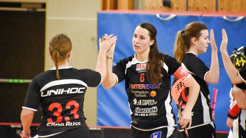 Emma Stenborg svarade för hela nio poäng (5+4) när Westerviks IBK slog Sävsjö med 12-4 på bortaplan. Foto: Mikael Kindman