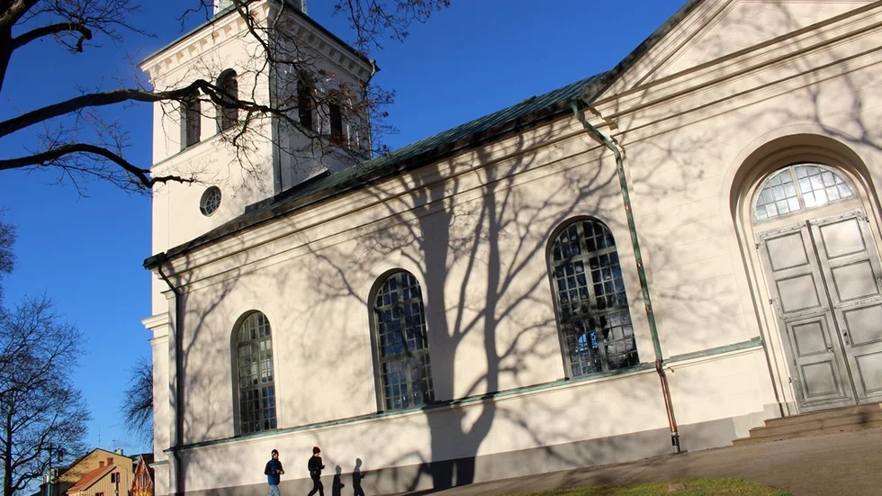 Fortfarande svagt intresse för det lediga kyrkoherdejobbet i Vimmerby. Nu tar Lars Hedberg över som t f kyrkoherde fram till årsskiftet.