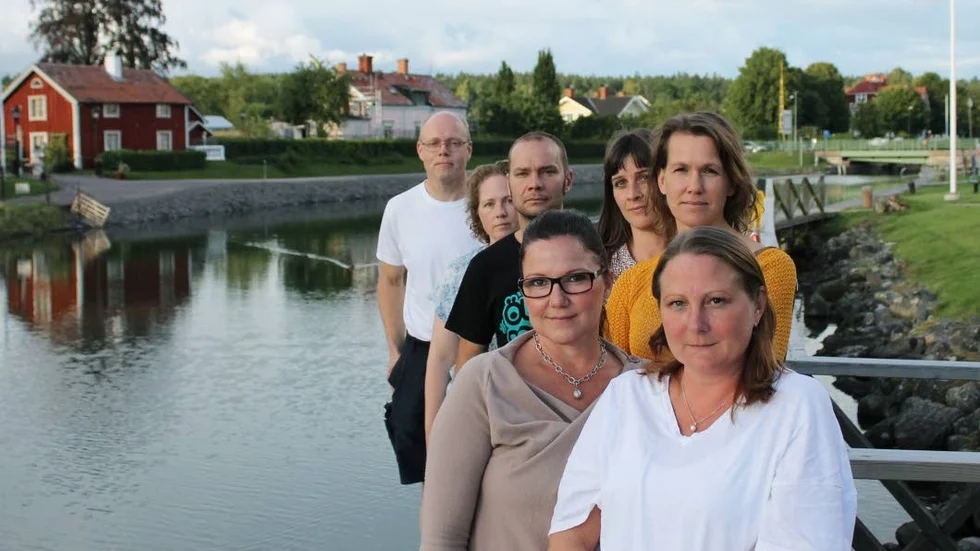 Protesterar. Föräldrarna Monika Bäckström, Laura Torkeli, Lena Ring, Camilla Schwerdt, Johan Tiljö, Christina Sundeck och Johan Karlsson kräver svar.