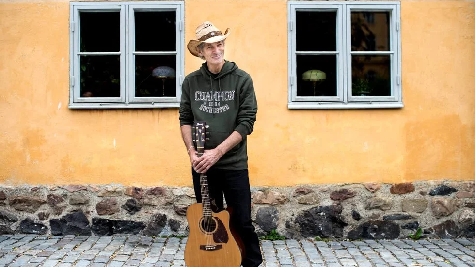 START. Doug Seegers har konsert i Stadsparken när Motalas cykelfest invigs med Minivättern och MTB-Vättern den 9 juni.