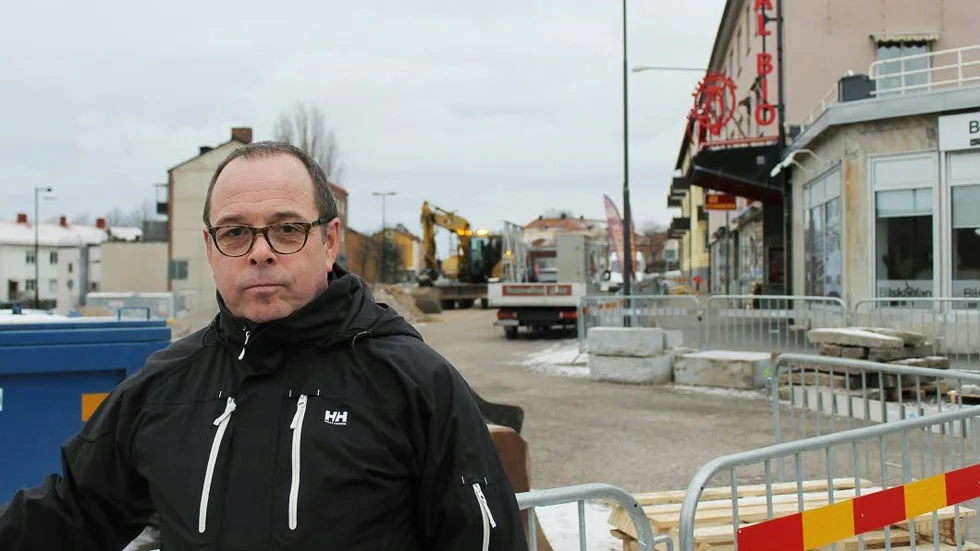 Jan Sundström köps ut för över 700 000 kronor.