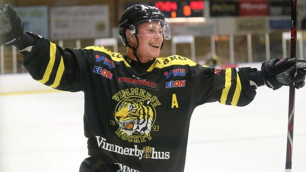 Pelle Ström drömmer om allsvenskt spel med moderklubben Vimmerby Hockey.