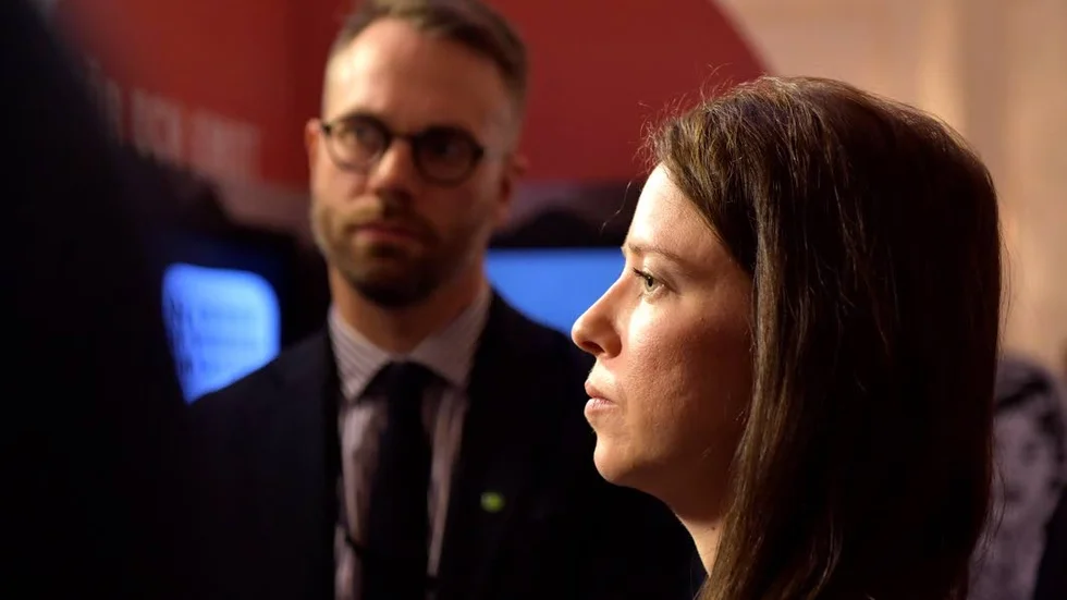 Jämnställdshetsminister Åsa Lindhagen (MP) under en pressträff i riksdagshuset.