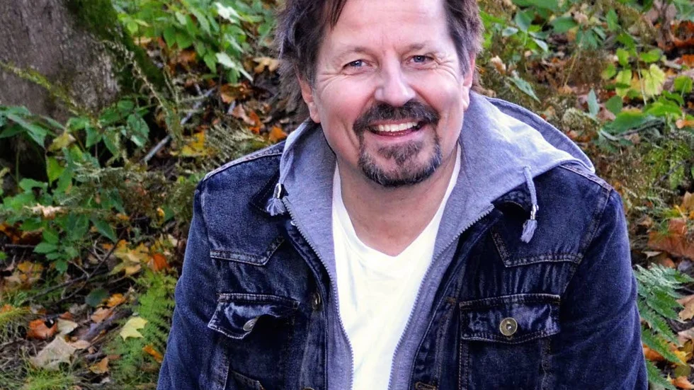 Besök. Simon Ådahl, evangelist, musiker och författare, besöker Betelkyrkan i Fornåsa.