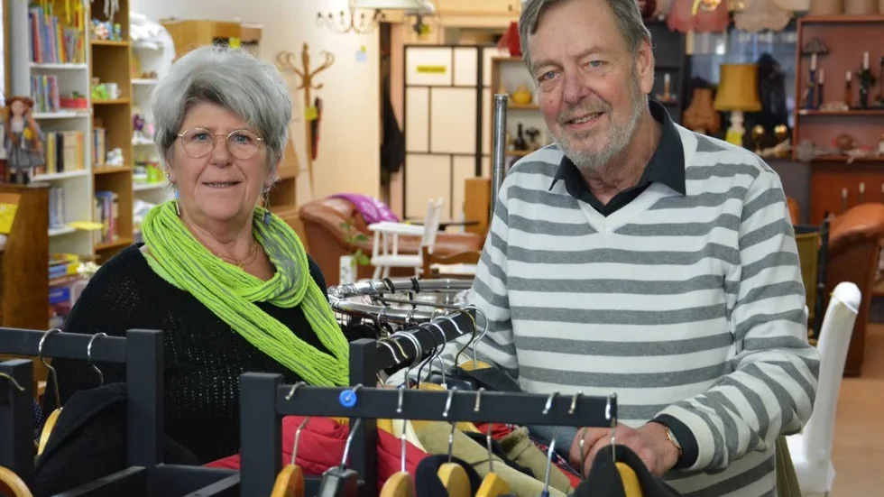Ordförande Anders Gunneheim och vice ordförande Margareta Jansson i Västervikshjälpen känner en stor arbetsglädje i sitt arbete.