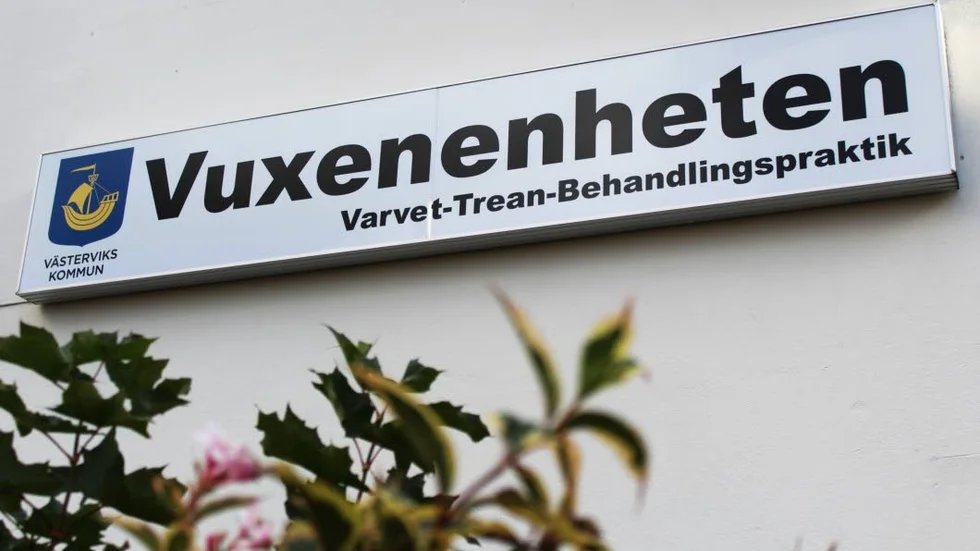 På vuxenenheten Varvet i Västervik använder man sig av flera olika behandlingsformer och program, men också förebyggande genom information på skolorna.