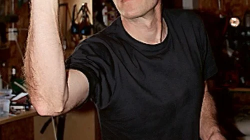 Olli Lehtikangas är tämligen ny som kastare och började tävla med Målilla dart för bara ett drygt år sedan. I helgen vann han 14 matcher mot den svenska eliten.