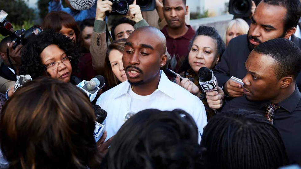 Tupac Shakur (Demetrius Shipp Jr) levde ett kort och självförbrännande liv.
