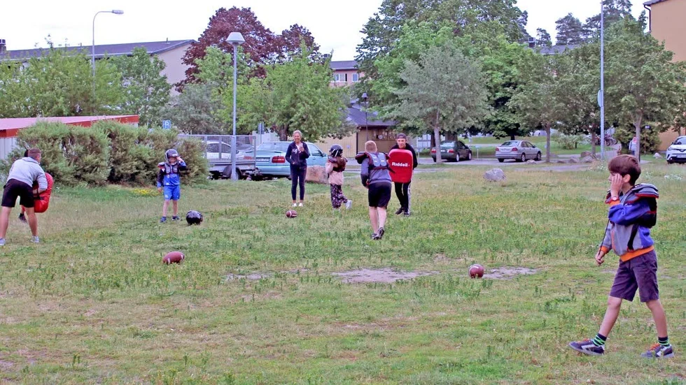 Stort intresse för Amerikansk fotboll på Sportis sommarklubb.