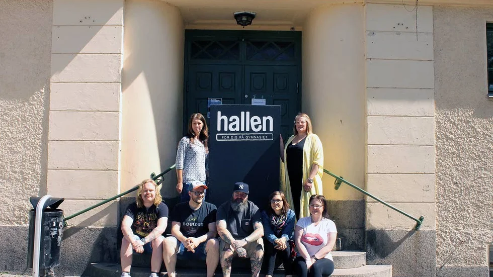 Ungdomscoacherna på Hallen. Fr. v. stående: Anna Ahlenius, Matilda Hägglund. Fr. v. sittande: Viktor Erm, Joakim Randefelt, Christian Sjöström Verbanac, Petra Odebäck, Michaela Ohlén