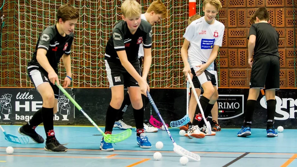 Att lära känna spelare i andra åldrar menar Solfjäderspelarna är det bästa med akademin.