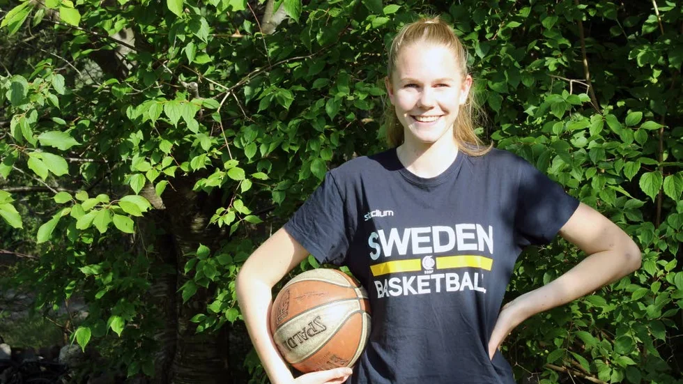 EM nästa. Lisa Dahl ska spela EM det svenska D 16-landslaget.