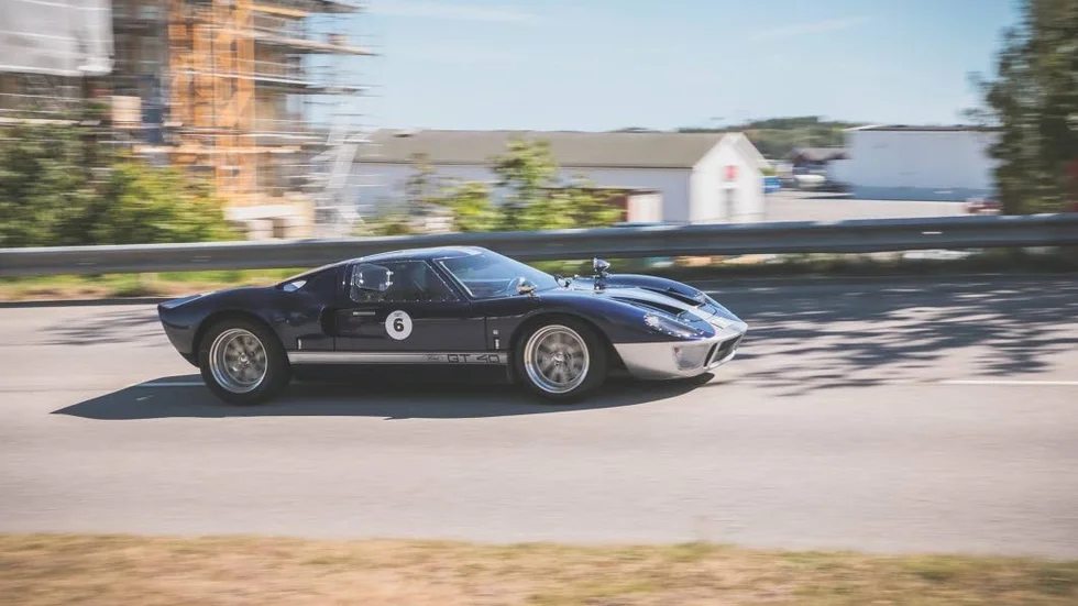 Snabb. Denna Ford GT40 kommer i år också. Det kommer både veteranbilar och moderna muskelmonster till Sportbilsdagen.