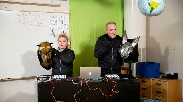 Skådespelare. Titti Hilton och Daniel Scherp syns i "Det farligaste som finns".