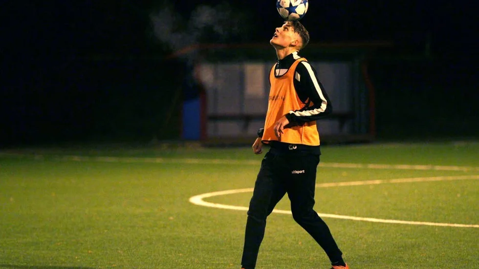 Spelskicklig. Pontus Rödin är en modern mittback som har styrkor både offensivt och defensivt.