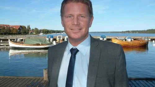 Harald Hjalmarsson ser ljust på framtiden. Det är krisen som fört Västervik dit det är idag. Kommunen växer så det knakar. Förra året öppnade Elgiganten. Filmstaden öppnar i november. Nästa vår slår Karlsson upp dörrarna. Senare kommer även Holliday Club etablera verksamhet med 300 anställda.