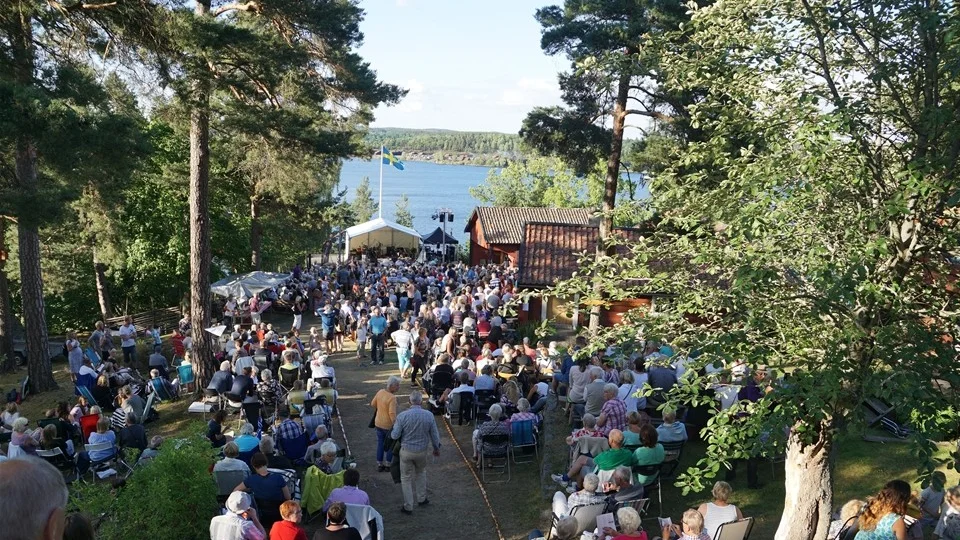 Kisaallsång till Bertil Nilsson minne får 10 000 kronor från Birgersonska Donationsfonden. Foto: Lars-Göran Bexell