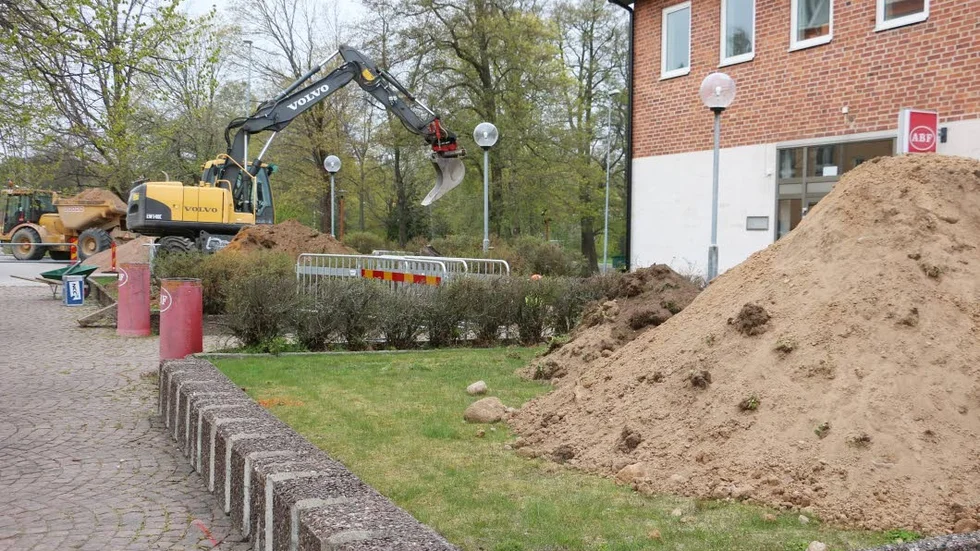 VA-saneringsprojektet har rullat igång så smått utanför Valhall. Och efterhand kommer man att jobba sig ner utmed gågatan för att byta ut ledningarna.