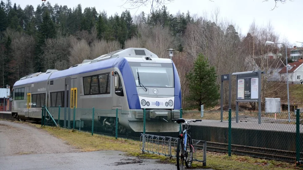 I dokumentet "Utveckling Kinda" presenteras flera strategiska inriktningar. Bland annat ska kommunen sträva efter att utveckla kollektivtrafiken i samarbete med regionen.