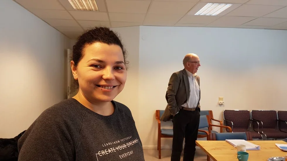 Det dröjer några veckor innan Vlora och hennes barn kan återvända till Åtvidaberg.